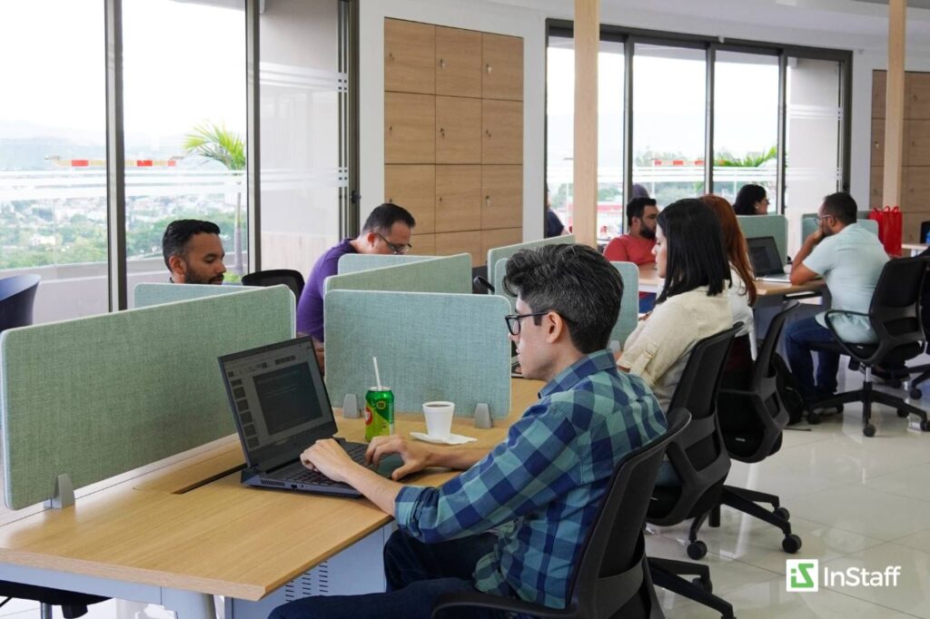 The Hidden Cost of Manual HR Processes: How Employee Portals Drive Operational Efficiency 